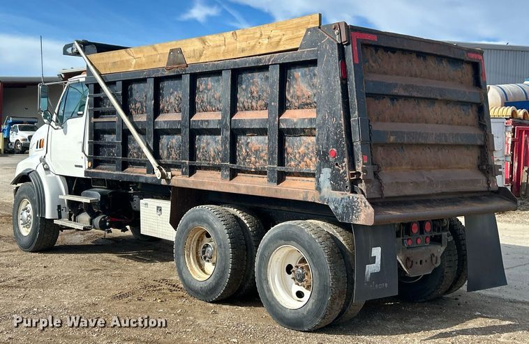 image for item EK2790 2005 Sterling Truck L9500  dump truck