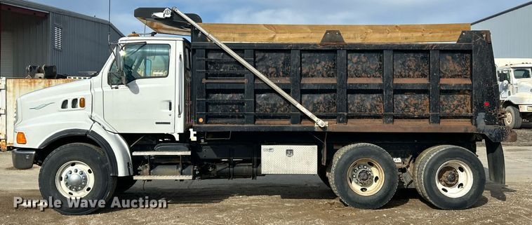 image for item EK2790 2005 Sterling Truck L9500  dump truck