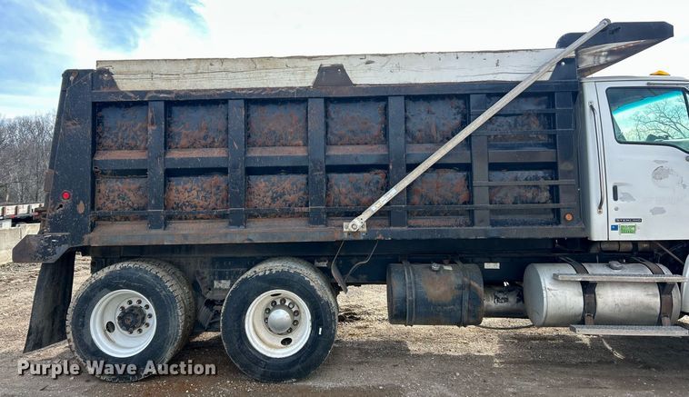 image for item EK2790 2005 Sterling Truck L9500  dump truck