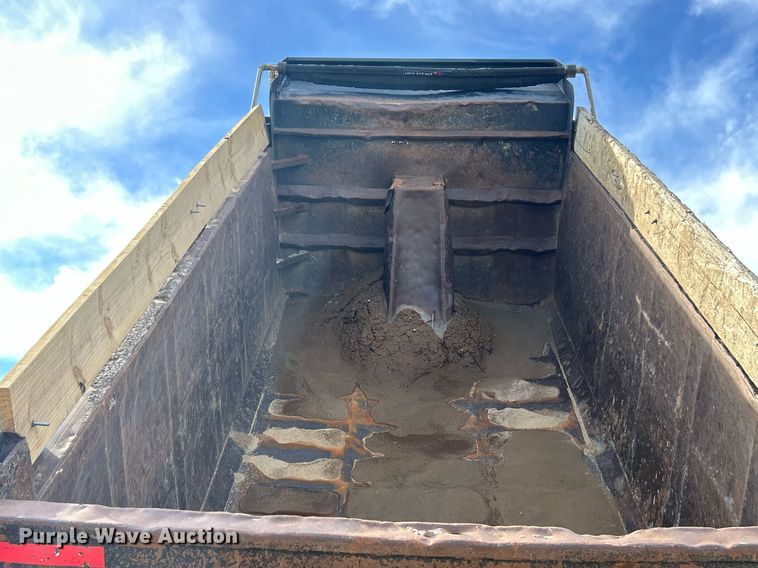 image for item EK2790 2005 Sterling Truck L9500  dump truck