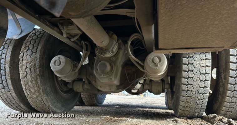 image for item EK2790 2005 Sterling Truck L9500  dump truck