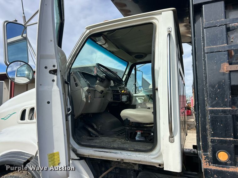 image for item EK2790 2005 Sterling Truck L9500  dump truck