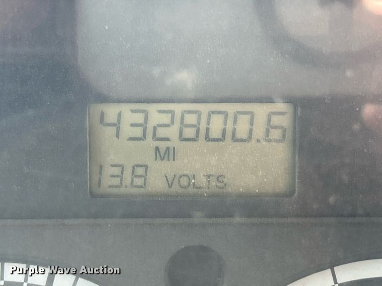 image for item EK2790 2005 Sterling Truck L9500  dump truck