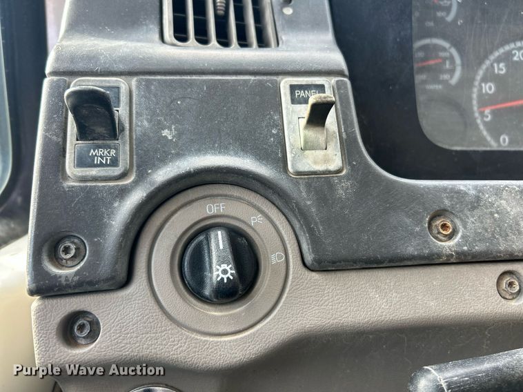 image for item EK2790 2005 Sterling Truck L9500  dump truck