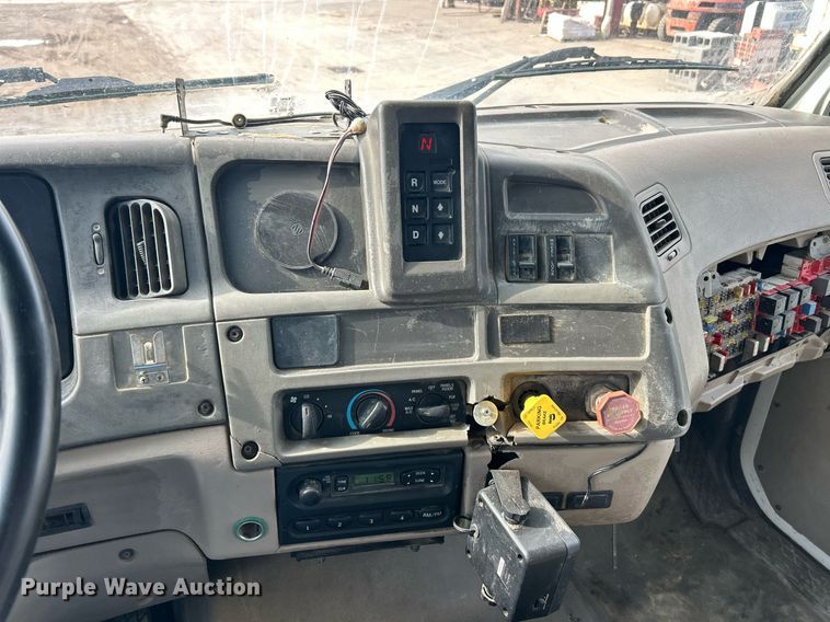 image for item EK2790 2005 Sterling Truck L9500  dump truck