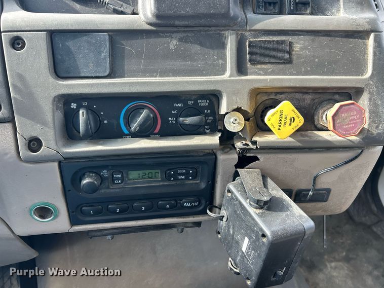 image for item EK2790 2005 Sterling Truck L9500  dump truck