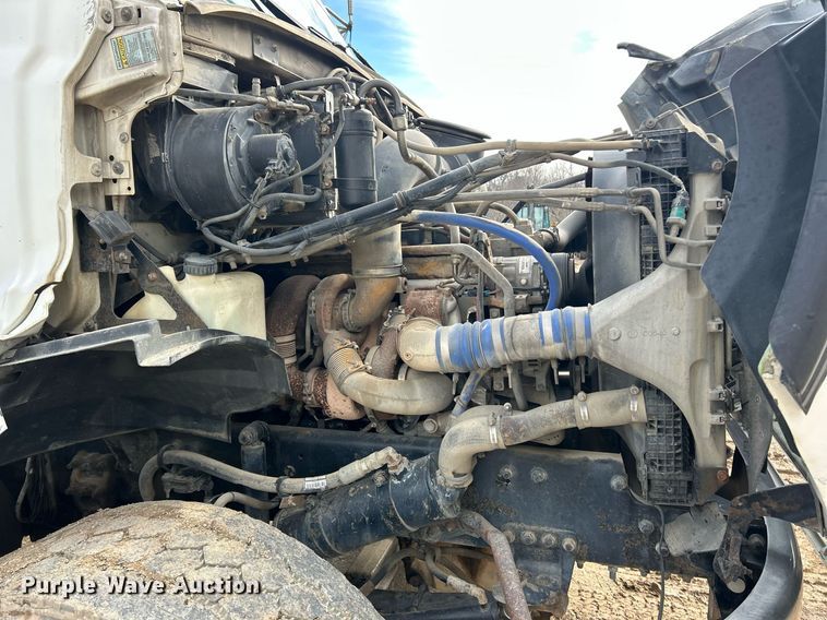 image for item EK2790 2005 Sterling Truck L9500  dump truck