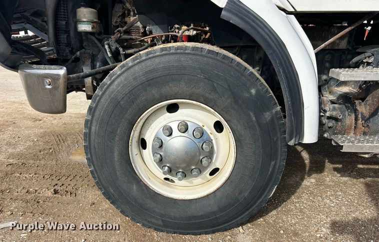 image for item EK2790 2005 Sterling Truck L9500  dump truck