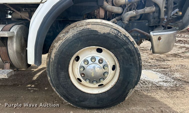 image for item EK2790 2005 Sterling Truck L9500  dump truck