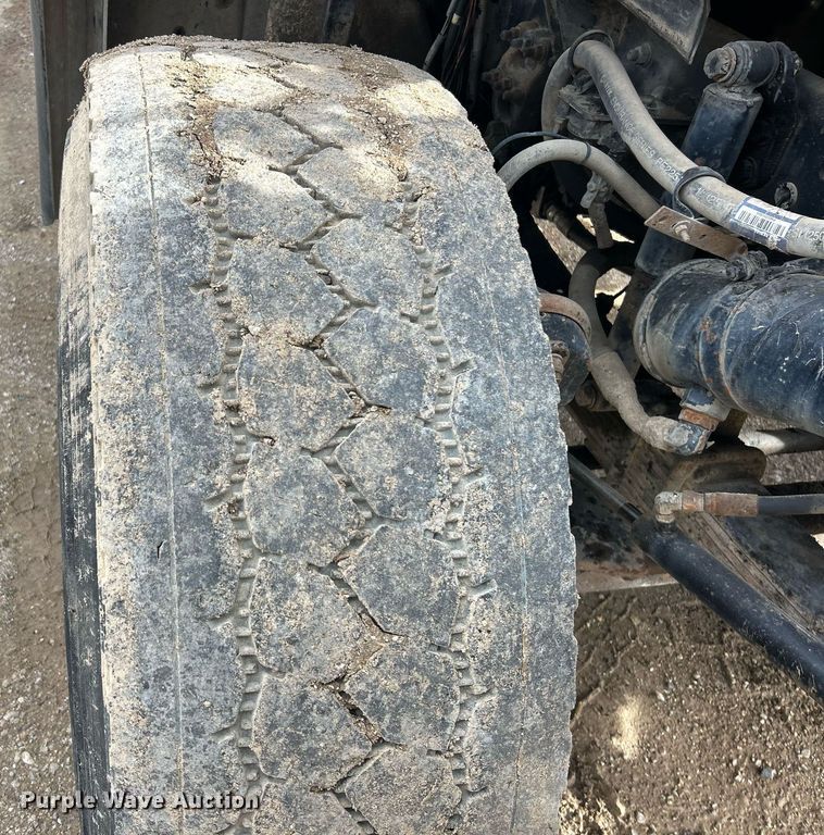 image for item EK2790 2005 Sterling Truck L9500  dump truck