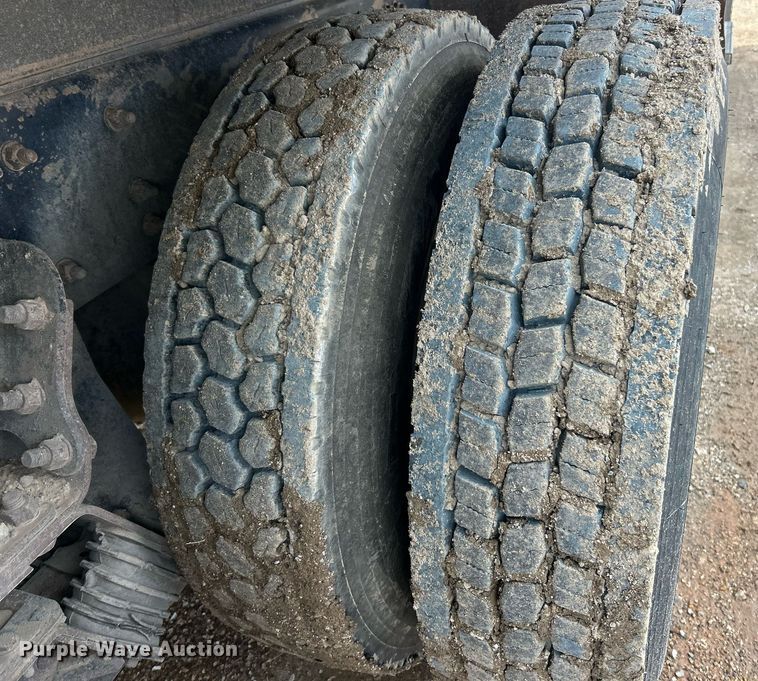 image for item EK2790 2005 Sterling Truck L9500  dump truck