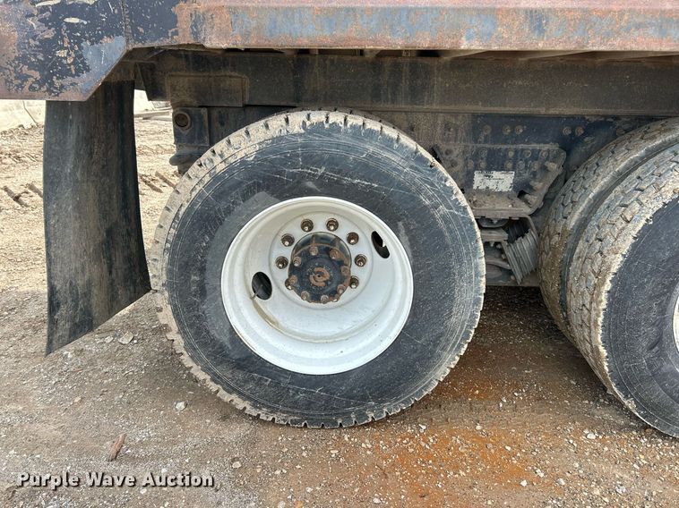 image for item EK2790 2005 Sterling Truck L9500  dump truck