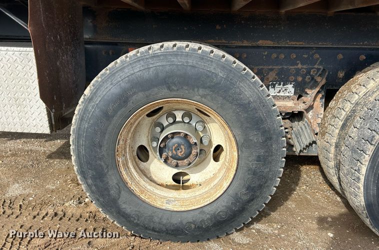 image for item EK2790 2005 Sterling Truck L9500  dump truck