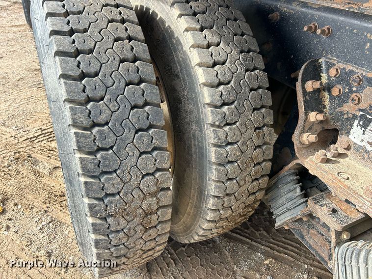 image for item EK2790 2005 Sterling Truck L9500  dump truck