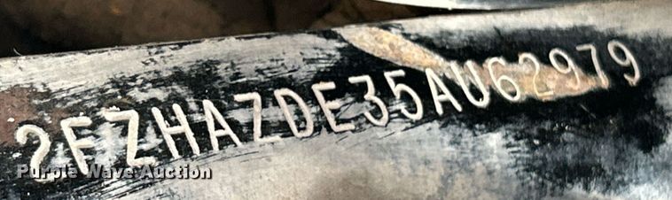 image for item EK2790 2005 Sterling Truck L9500  dump truck