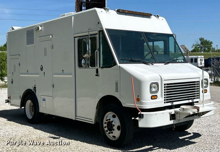 image for item EK8068 2013 Freightliner MT55 utility / service truck