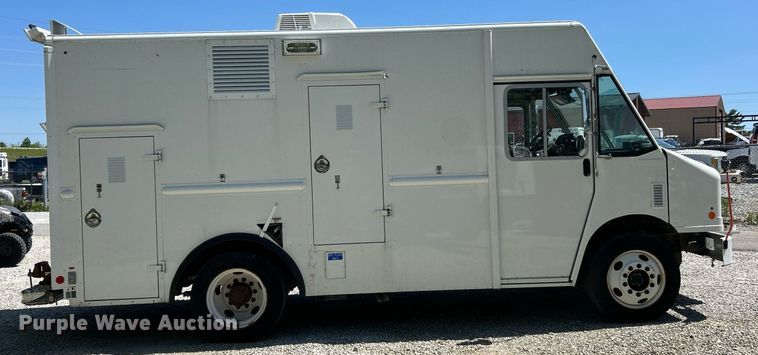 image for item EK8068 2013 Freightliner MT55 utility / service truck