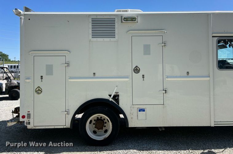 image for item EK8068 2013 Freightliner MT55 utility / service truck