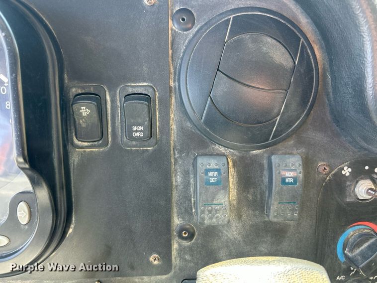 image for item EK8068 2013 Freightliner MT55 utility / service truck