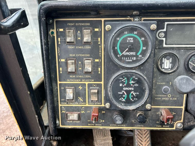 image for item EK8069 1998 Grove RT635C crane