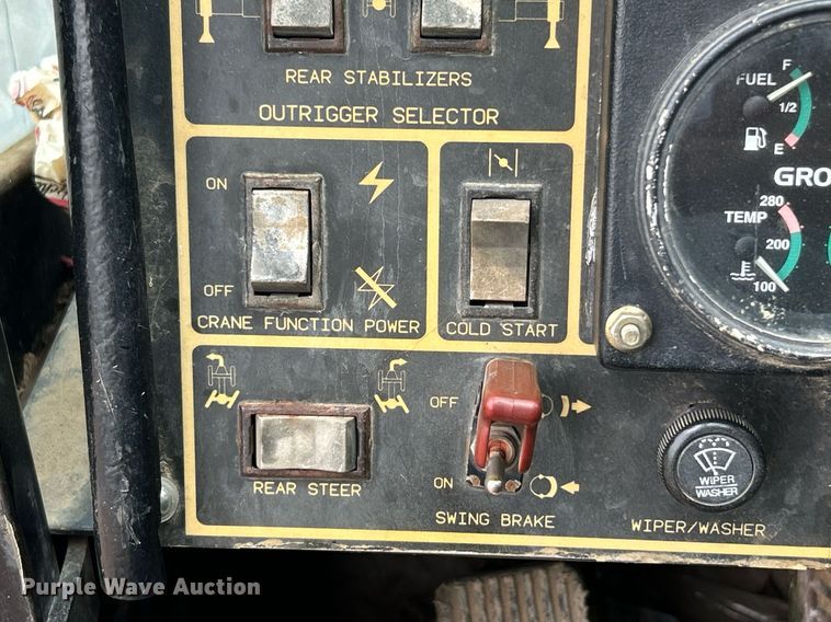 image for item EK8069 1998 Grove RT635C crane