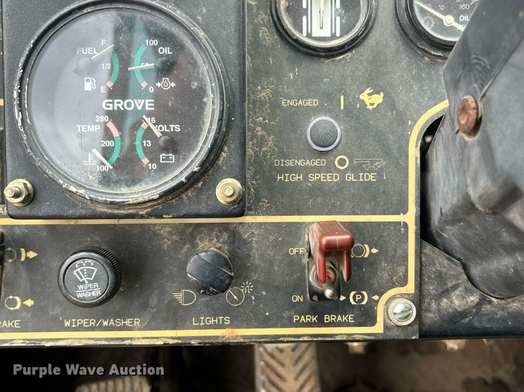 image for item EK8069 1998 Grove RT635C crane