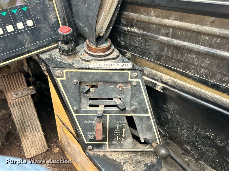 image for item EK8069 1998 Grove RT635C crane