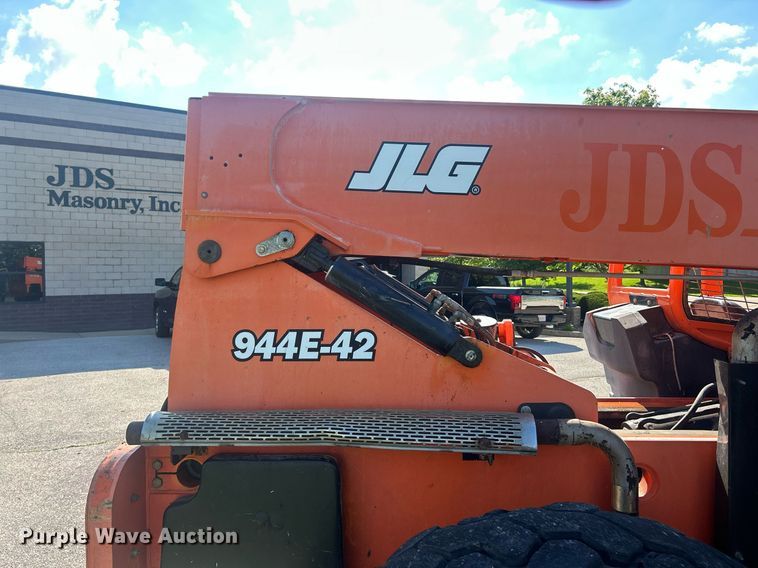 image for item EK8088 2014 Lull 944E-42 telehandler