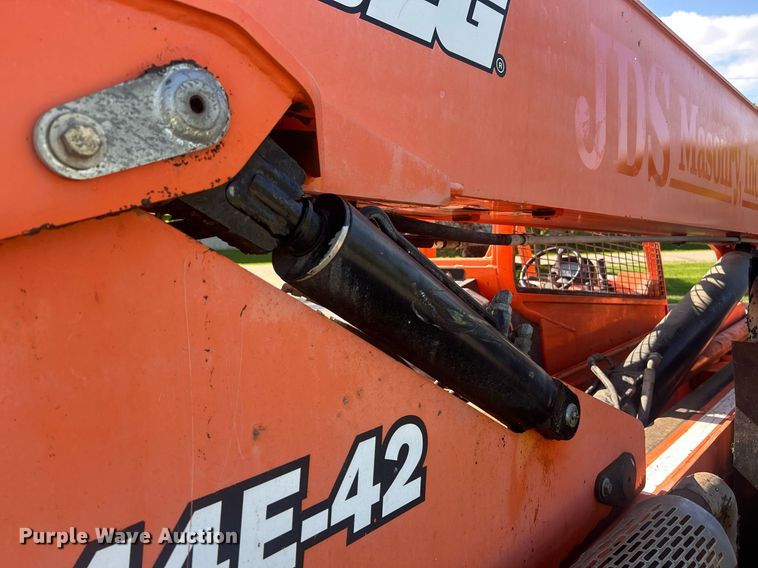 image for item EK8088 2014 Lull 944E-42 telehandler