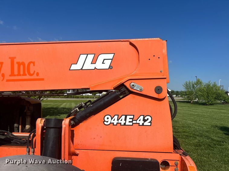 image for item EK8088 2014 Lull 944E-42 telehandler