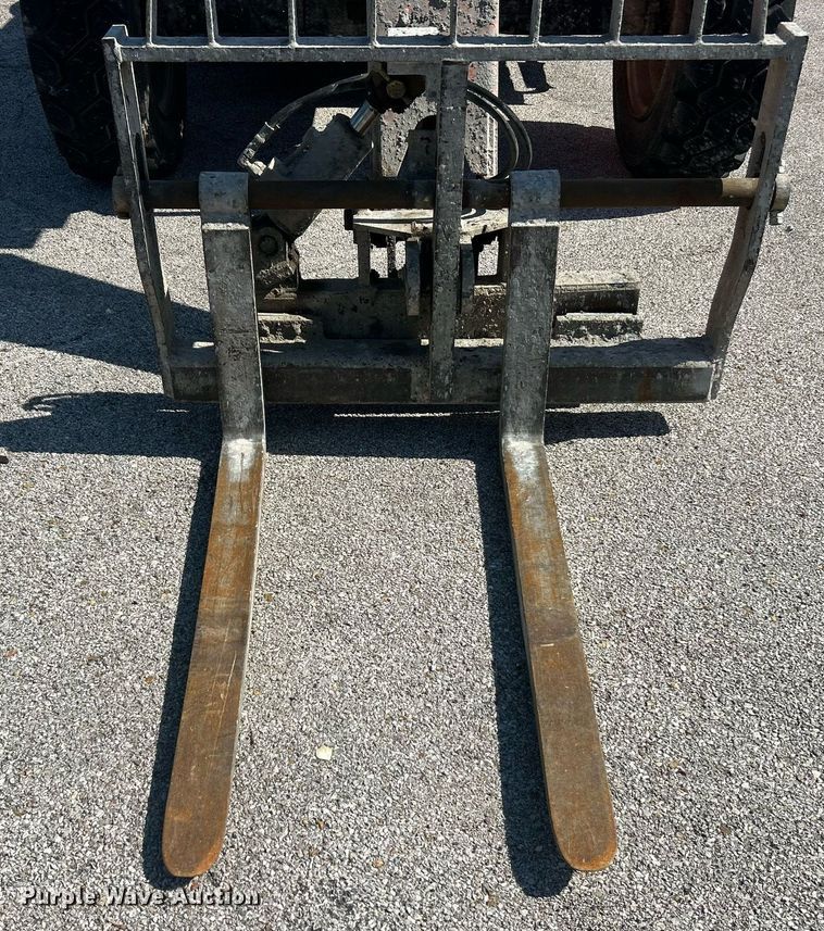 image for item EK8089 2014 Lull 944E-42 telehandler