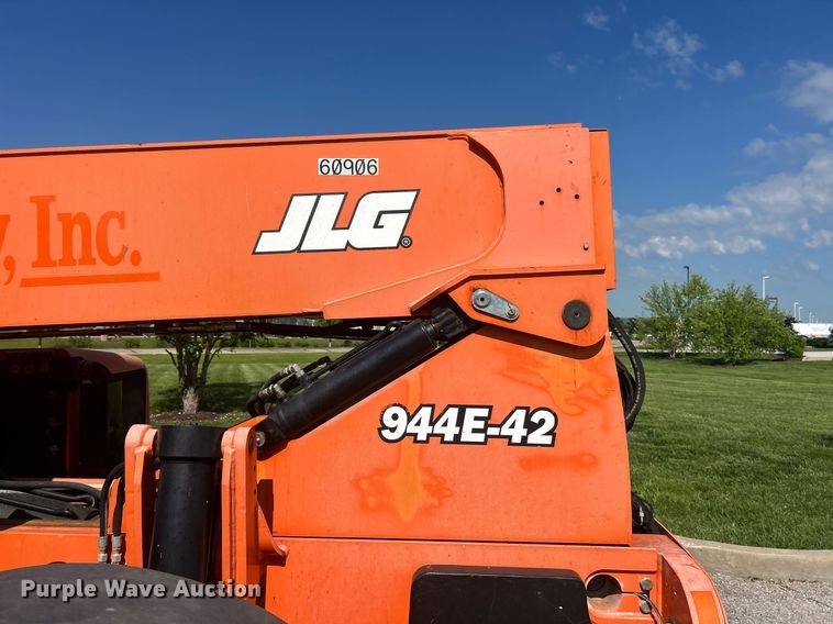 image for item EK8089 2014 Lull 944E-42 telehandler