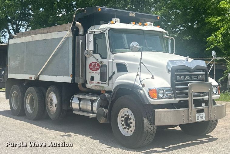 image for item EK8090 2006 Mack CV Granite dump truck