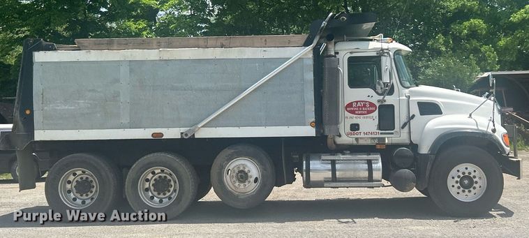 image for item EK8090 2006 Mack CV Granite dump truck