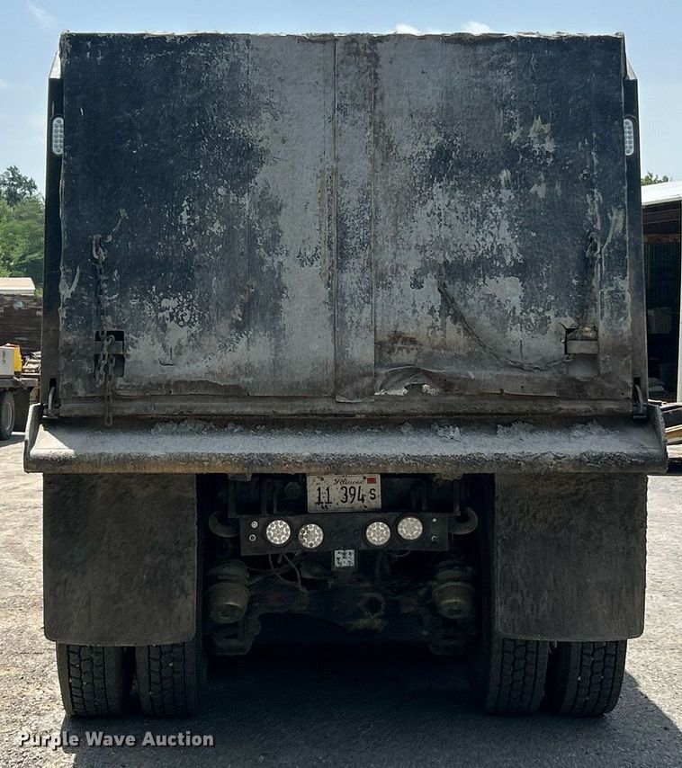 image for item EK8090 2006 Mack CV Granite dump truck