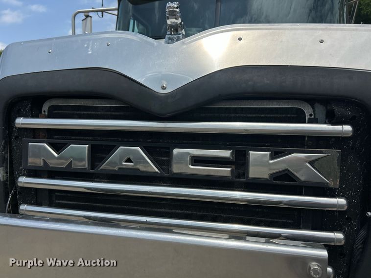 image for item EK8090 2006 Mack CV Granite dump truck