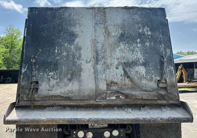 image for item EK8090 2006 Mack CV Granite dump truck