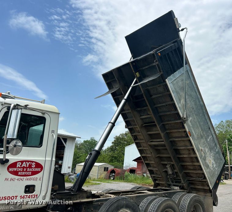 image for item EK8090 2006 Mack CV Granite dump truck