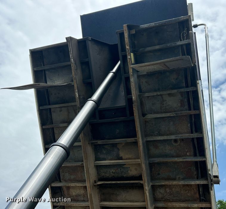 image for item EK8090 2006 Mack CV Granite dump truck