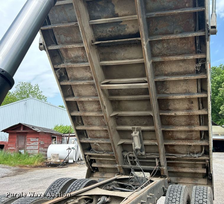 image for item EK8090 2006 Mack CV Granite dump truck