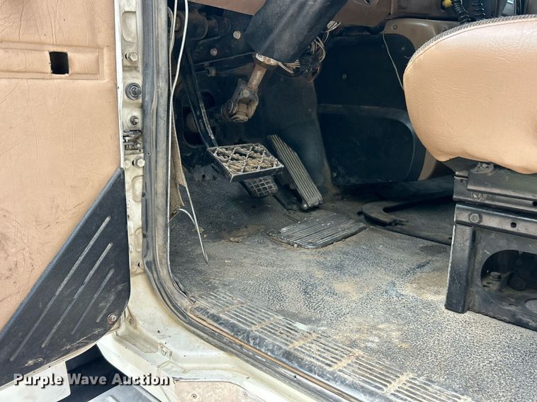 image for item EK8090 2006 Mack CV Granite dump truck