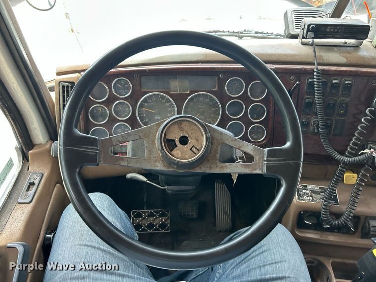 image for item EK8090 2006 Mack CV Granite dump truck