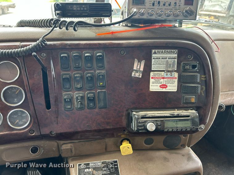 image for item EK8090 2006 Mack CV Granite dump truck