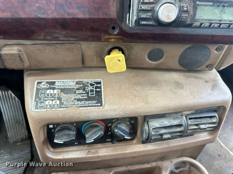 image for item EK8090 2006 Mack CV Granite dump truck