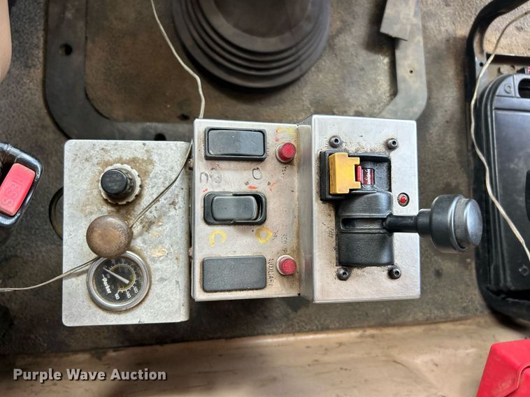 image for item EK8090 2006 Mack CV Granite dump truck