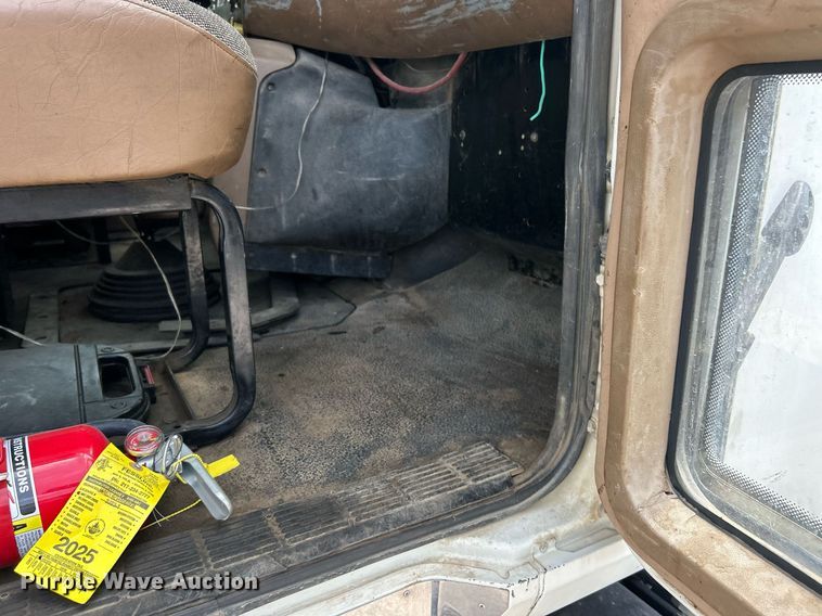 image for item EK8090 2006 Mack CV Granite dump truck