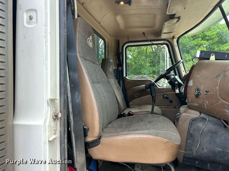 image for item EK8090 2006 Mack CV Granite dump truck