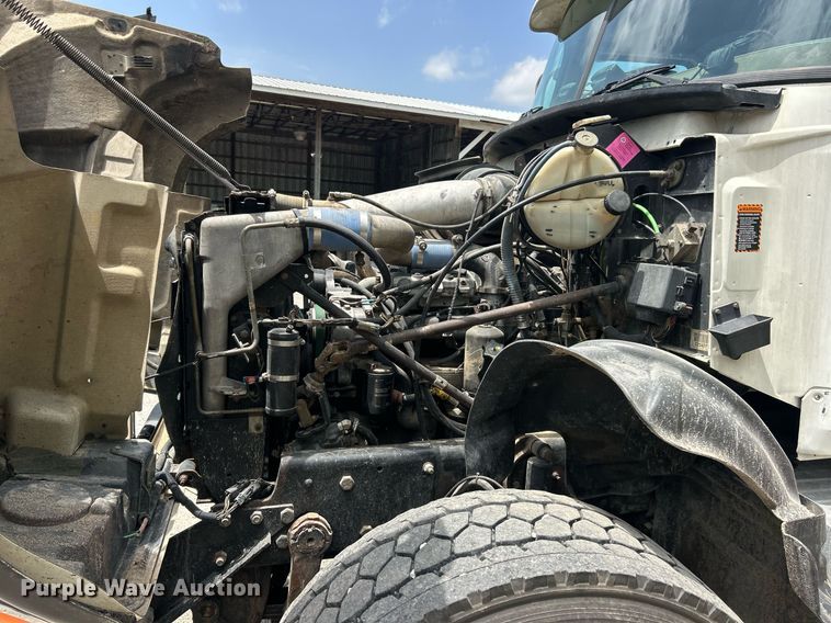 image for item EK8090 2006 Mack CV Granite dump truck