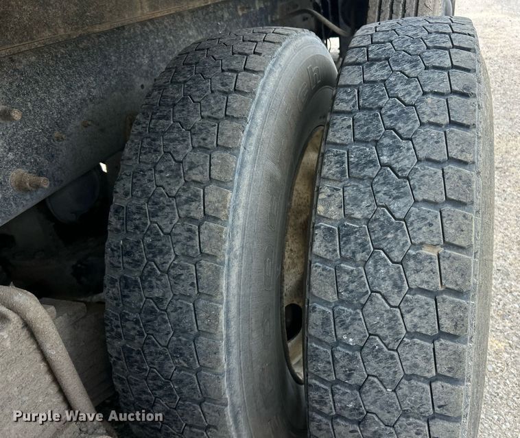 image for item EK8090 2006 Mack CV Granite dump truck