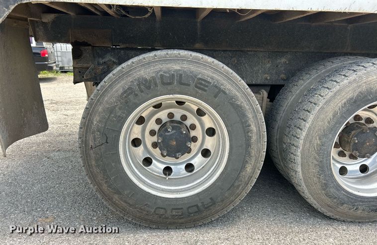 image for item EK8090 2006 Mack CV Granite dump truck